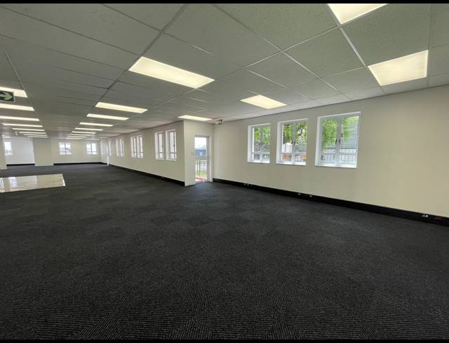 376M² OFFICE TO LET IN BRYANSTON